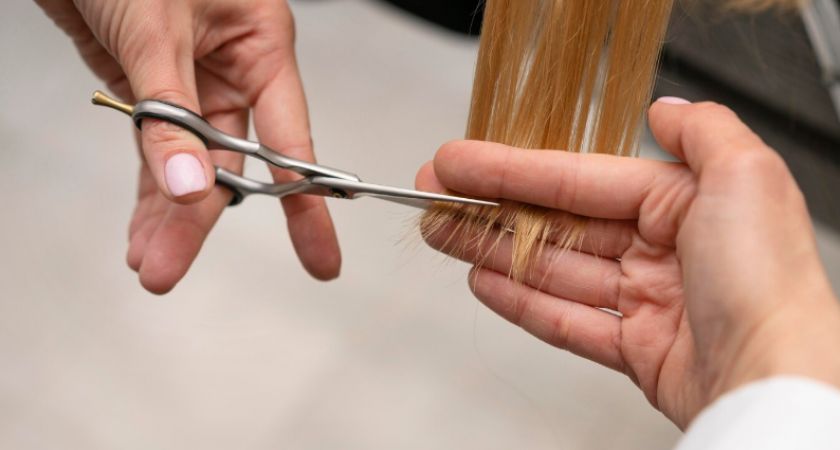 Забудьте про "Каскад" и "Пикси": вот какую стрижку стоит выбрать женщинам за 50 в июле - омолодит на 10 лет