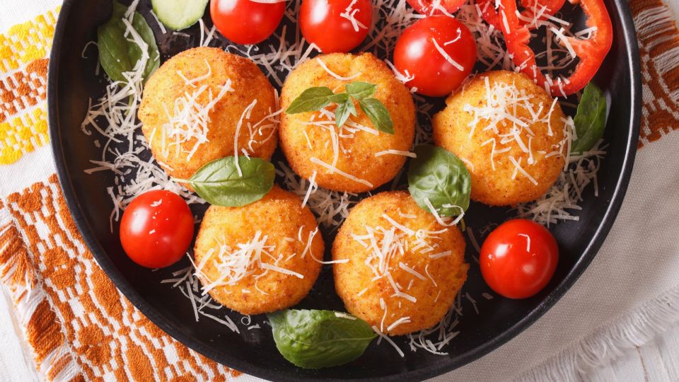 Сицилийские аранчини с мясом затмят даже бабушкины пирожки: без грамма теста