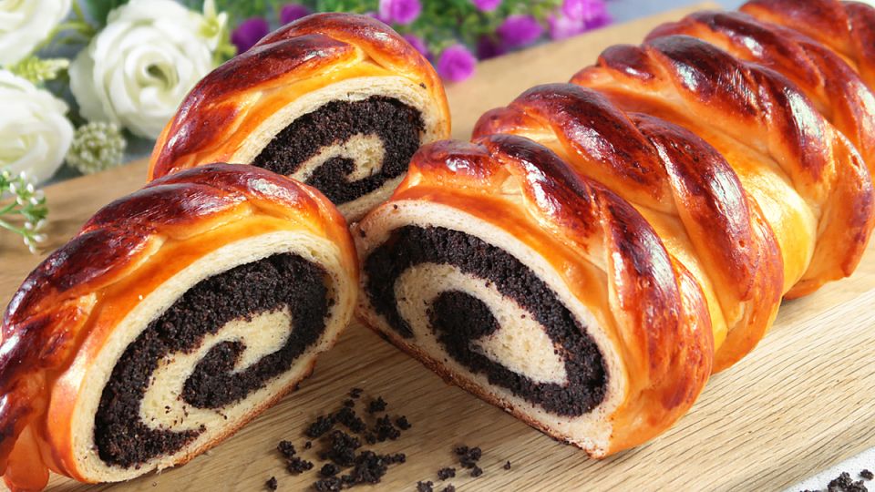 Откройте для себя волшебство мягкого макового рулета