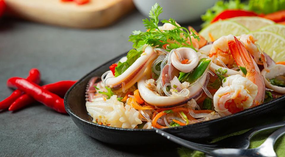 Теплый морской коктейль с тыквой и шпинатом: простое наслаждение уютных вечеров