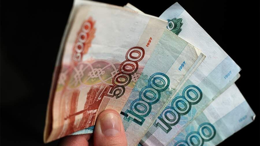 Эксперт ставит под сомнение реальность налога на сверхприбыль банков в России