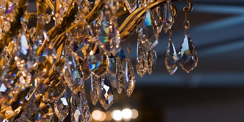 Уход за хрустальной люстрой: как правильно чистить и обслуживать