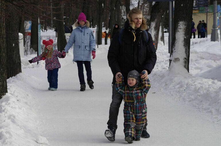 Кто знает, что впереди: уход за детьми может войти в пенсионный стаж