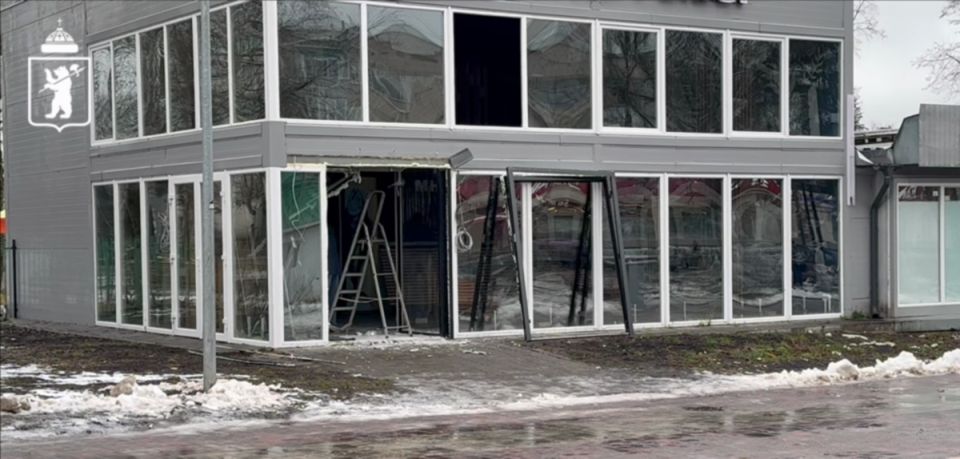 Незаконный ресторан в Ярославле теряет окна и двери в пользу администрации