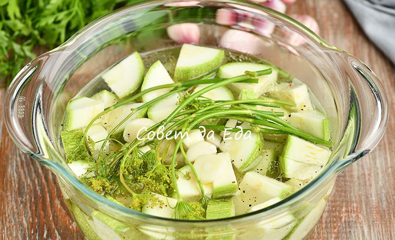 Кабачки в жидком маринаде: вкусный и простой способ приготовить много за один раз