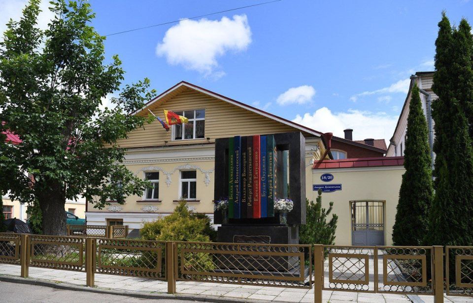 26     ,     - -,  80     ,      