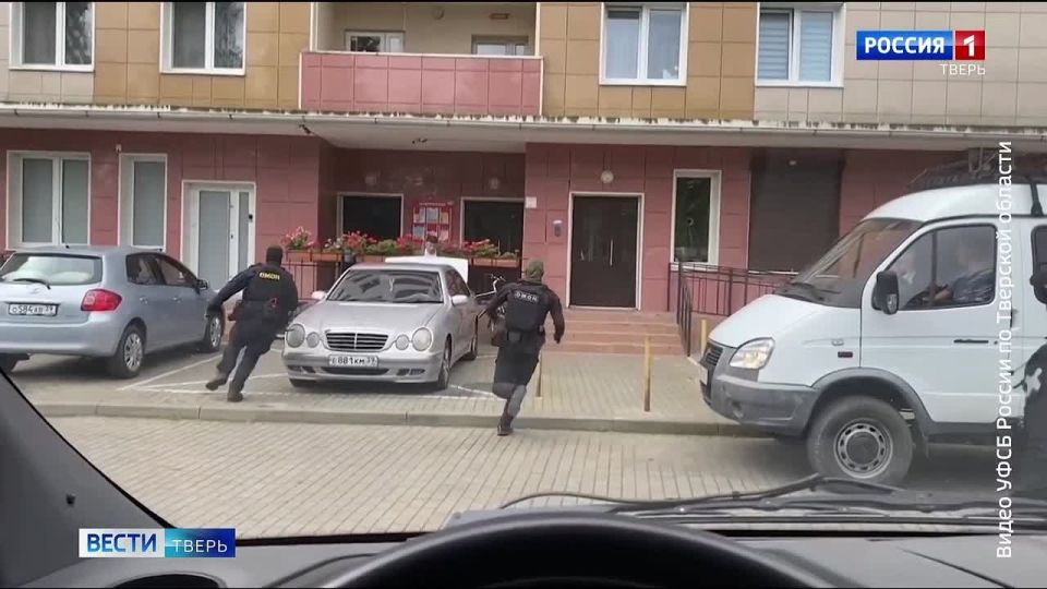           -  Ż        ...