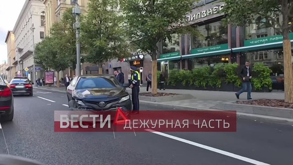      :  Toyota Camry  Lamborghini Urus