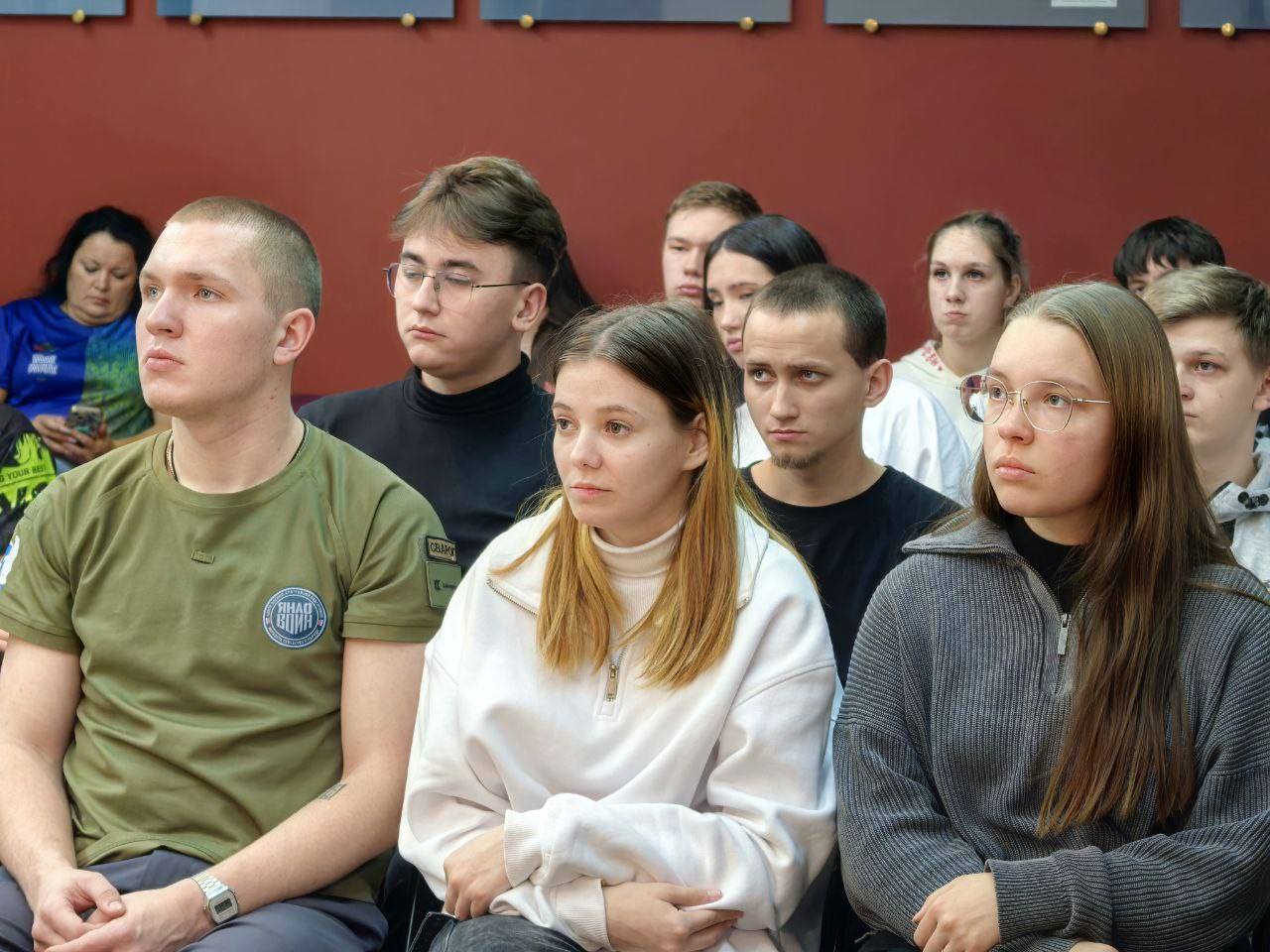 В Тверской области провели «Урок мужества» для 90 школьников из Ямало-Ненецкого автономного округа в рамках проекта «Моя Россия. Города-герои» В Тверской области провели «Урок мужества» для 90 школьников из Ямало-Ненецкого автономного округа в рамках проекта «Моя Россия. Города-герои»