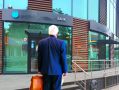 Финансовая трагедия: вкладчивый мужчина теряет 14 миллионов рублей из-за мошенничества в банке