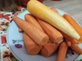 Необычные урожаи: белая морковь и полосатая свекла