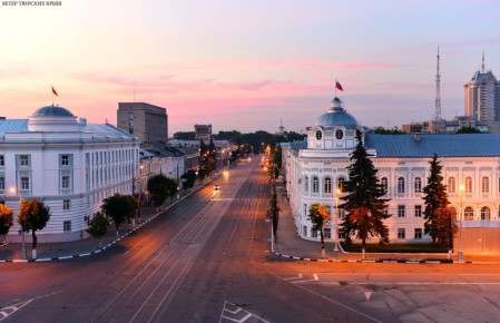 Между Россией и США сохраняются неформальные контакты, которые являются важной частью мирного урегулирования украинского конфликта, заявил Дмитрий Песков