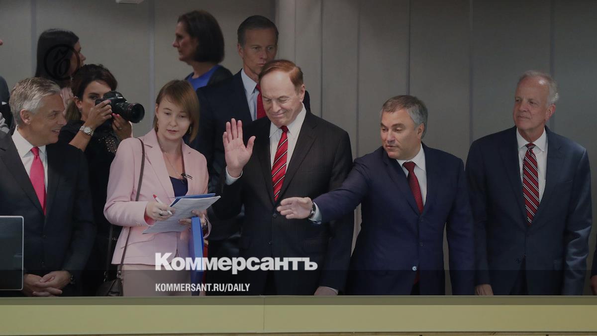 В Госдуме с осторожностью оценивают перспективу встречи с американскими конгрессменами, проведение которой достаточно уверенно анонсировал спецпредставитель президента РФ Кирилл Дмитриев после визита в США