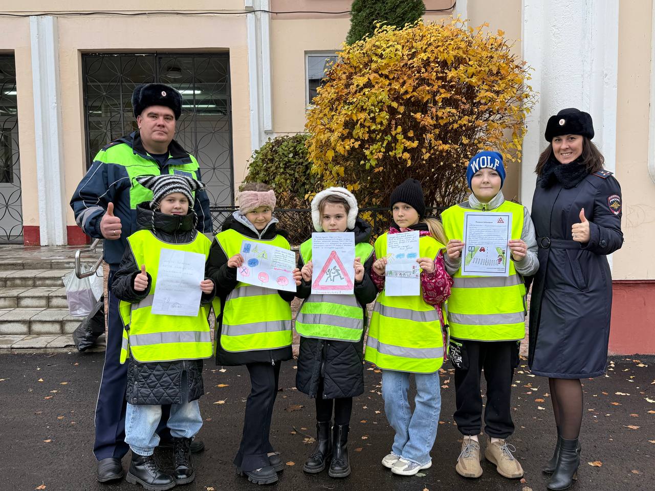 Во время осенних школьных каникул тверские автоинспекторы совместно с отрядом ЮИД СОШ № 53 провели акцию «Письмо водителю»