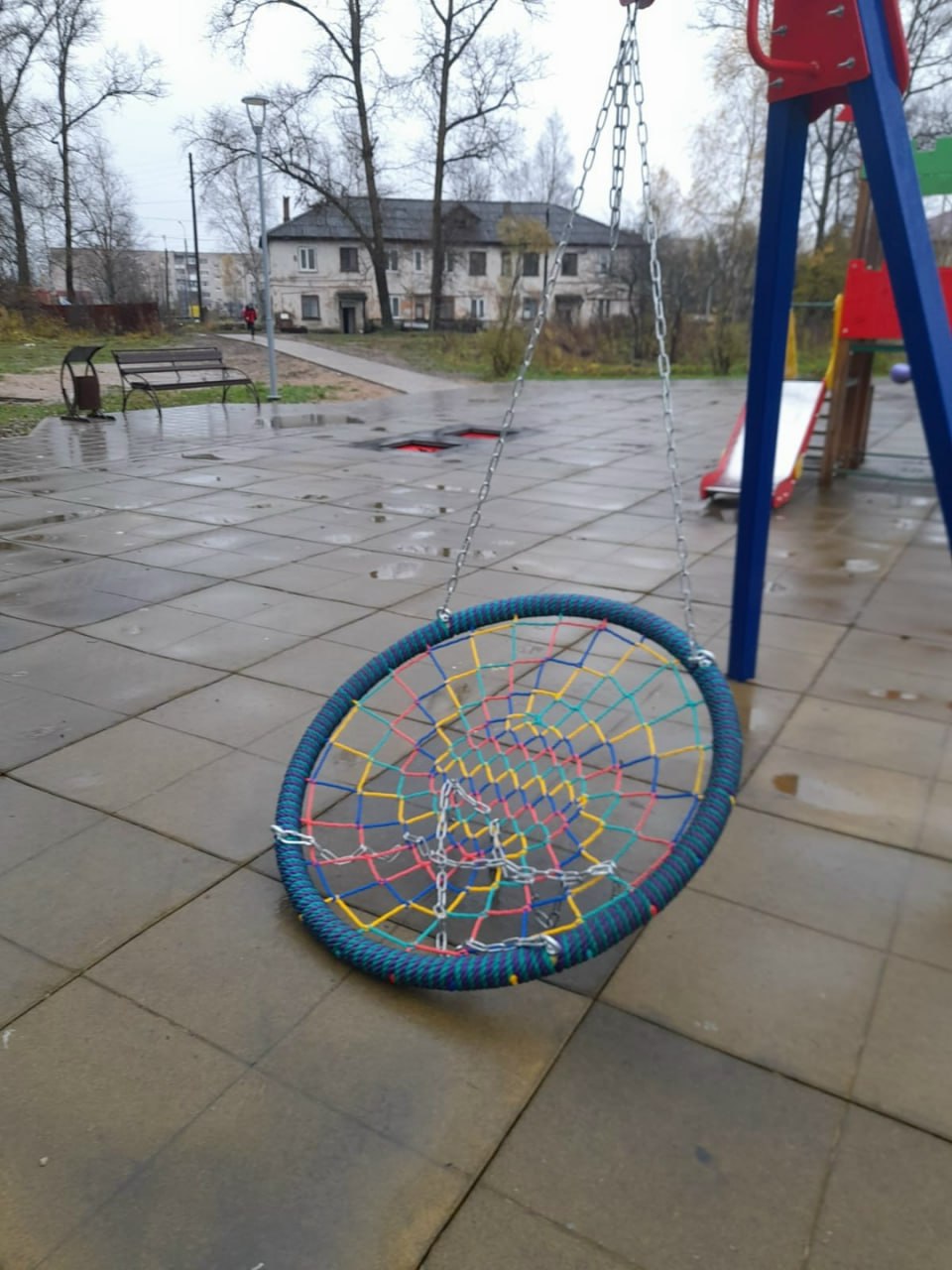 В Тверской области вандалы повредили новый игровой объект