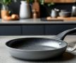 Как эффективно очистить керамическую сковороду: секреты и советы