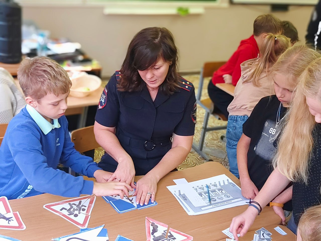 «Вместе за безопасность дорожного движения!» — тверские автоинспекторы приехали к ребятам пришкольный лагерь средней школы №55 «Вместе за безопасность дорожного движения!» — тверские автоинспекторы приехали к ребятам пришкольный лагерь средней школы №55