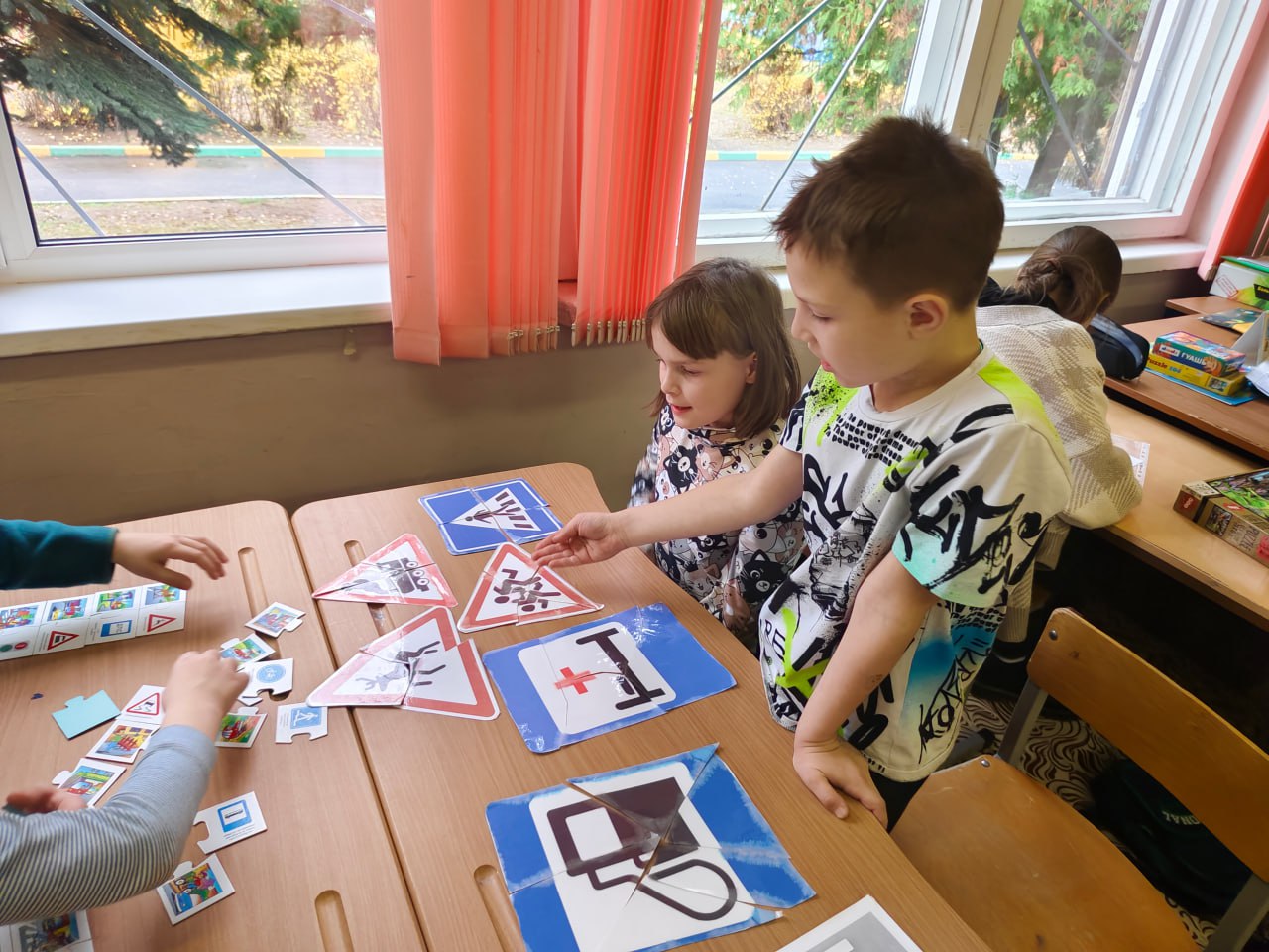 «Вместе за безопасность дорожного движения!» — тверские автоинспекторы приехали к ребятам пришкольный лагерь средней школы №55 «Вместе за безопасность дорожного движения!» — тверские автоинспекторы приехали к ребятам пришкольный лагерь средней школы №55