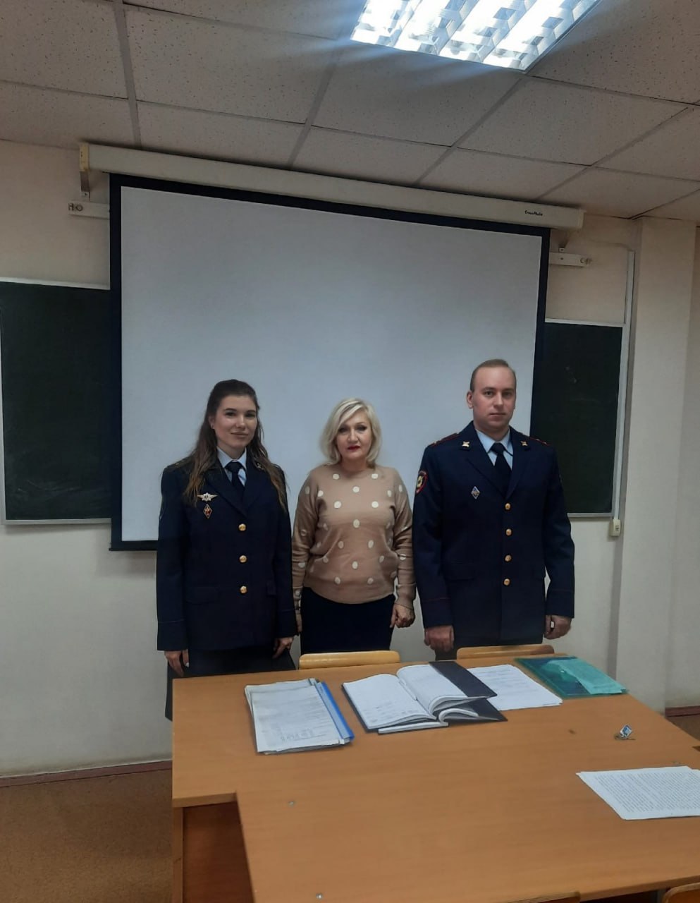 Сотрудники кадровых подразделений полиции посетили учебные заведения Твери Сотрудники кадровых подразделений полиции посетили учебные заведения Твери