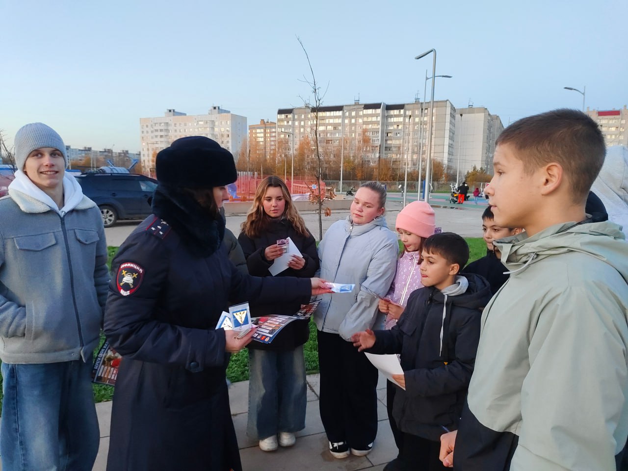 Госавтоинспекция города Твери провела акцию «Заметный пешеход» в одном из парков города Госавтоинспекция города Твери провела акцию «Заметный пешеход» в одном из парков города