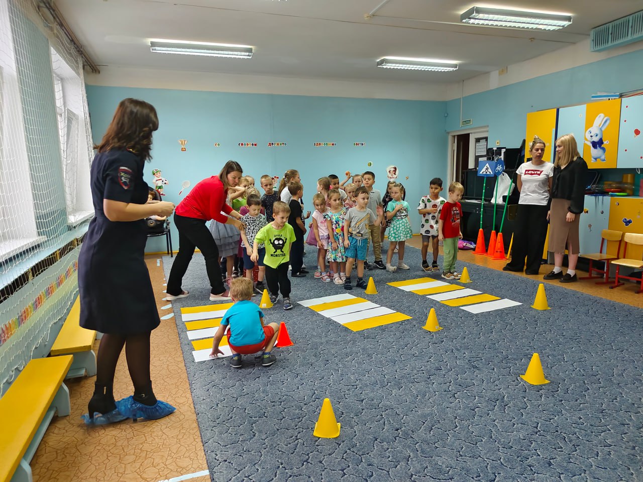 Сотрудники Госавтоинспекции города Твери провели в детском саду №164 праздничное мероприятие, посвященное Дню рождения пешеходного перехода Сотрудники Госавтоинспекции города Твери провели в детском саду №164 праздничное мероприятие, посвященное Дню рождения пешеходного перехода