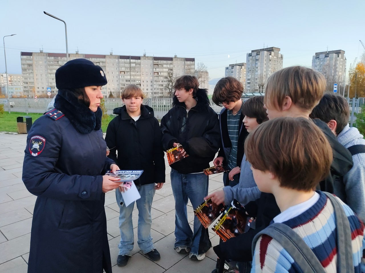 Госавтоинспекция города Твери провела акцию «Заметный пешеход» в одном из парков города Госавтоинспекция города Твери провела акцию «Заметный пешеход» в одном из парков города