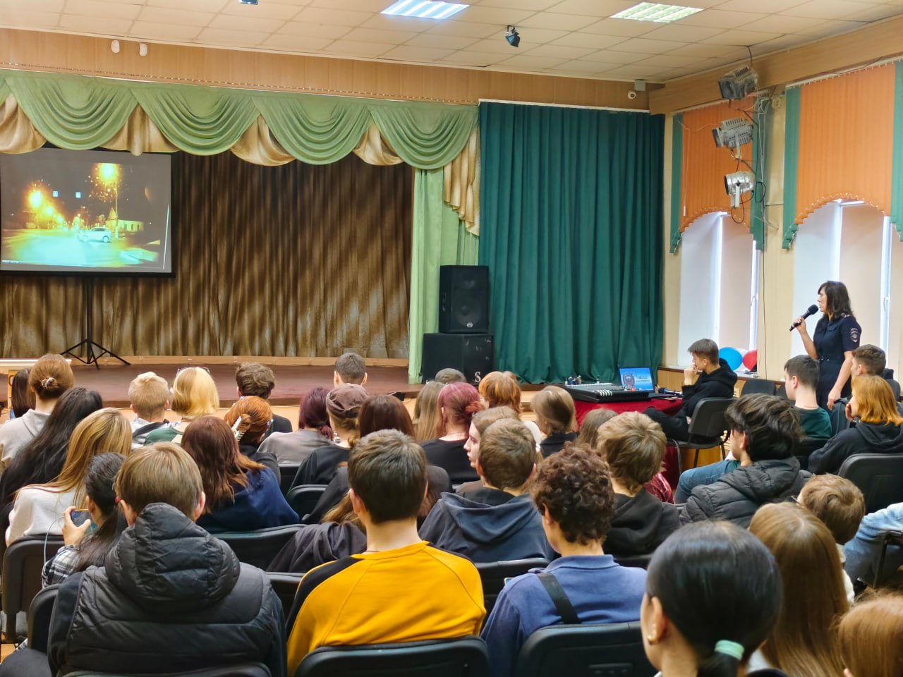 В Твери для студентов Тверского химико-технологического и Тверского полиграфического колледжей прошли уроки правовой грамотности В Твери для студентов Тверского химико-технологического и Тверского полиграфического колледжей прошли уроки правовой грамотности