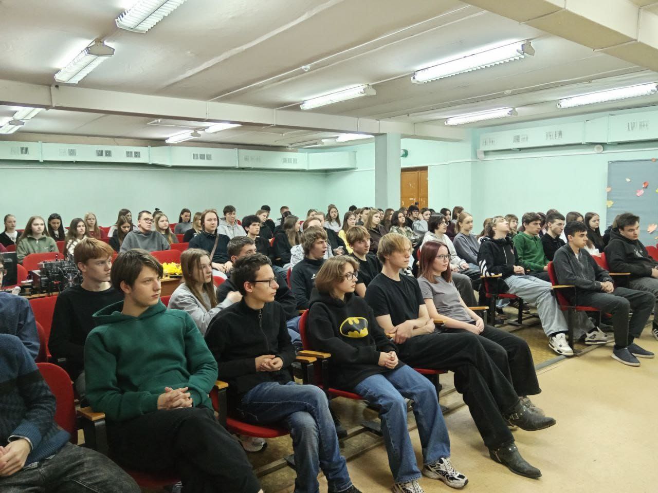 В Твери для студентов Тверского химико-технологического и Тверского полиграфического колледжей прошли уроки правовой грамотности В Твери для студентов Тверского химико-технологического и Тверского полиграфического колледжей прошли уроки правовой грамотности