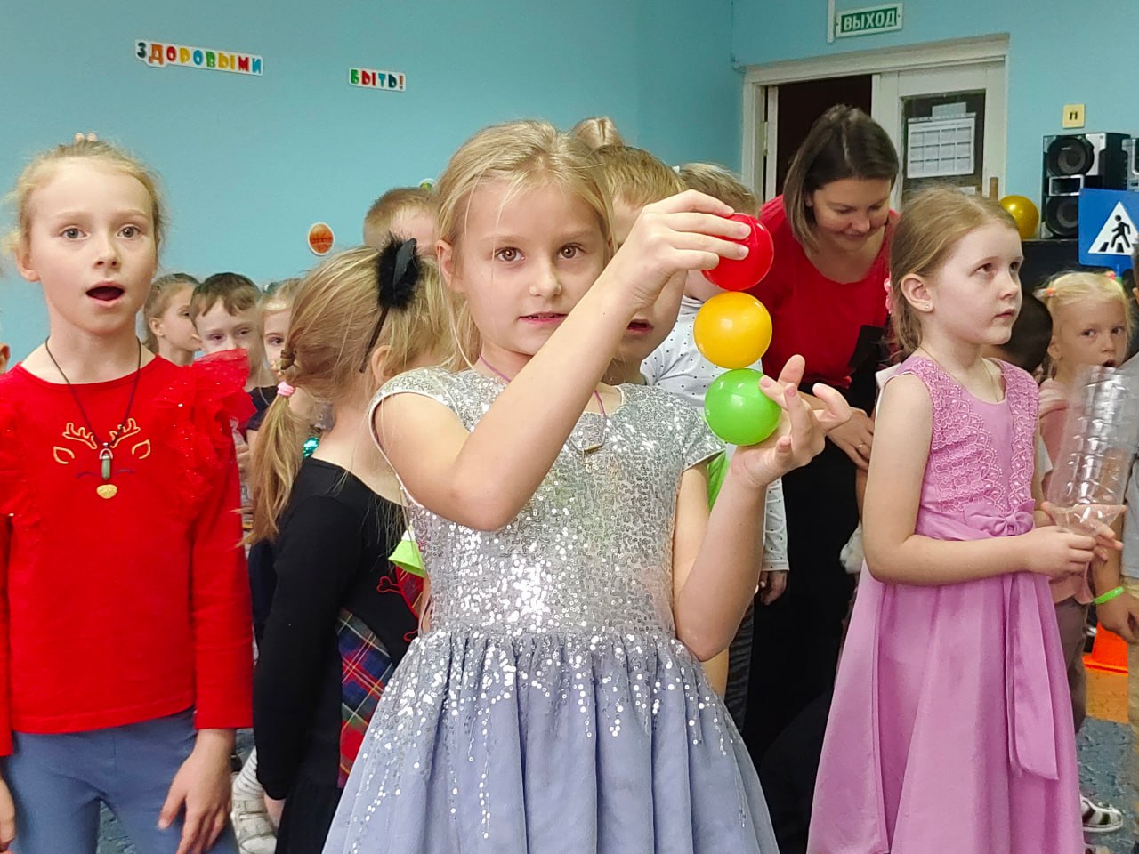 Сотрудники Госавтоинспекции города Твери провели в детском саду №164 праздничное мероприятие, посвященное Дню рождения пешеходного перехода Сотрудники Госавтоинспекции города Твери провели в детском саду №164 праздничное мероприятие, посвященное Дню рождения пешеходного перехода