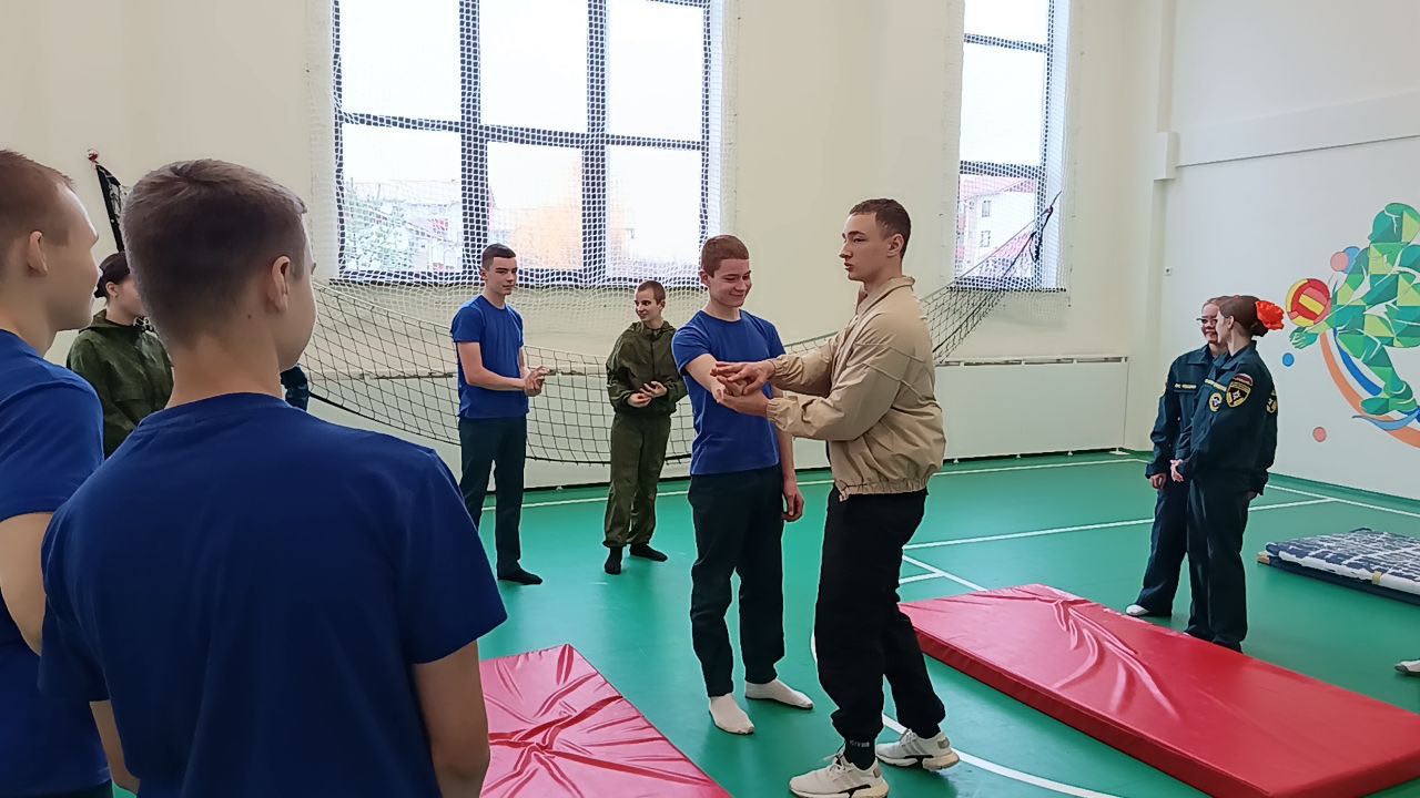 В Андреапольской средней школе №3 состоялось торжественное открытие Дома Юнармии В Андреапольской средней школе №3 состоялось торжественное открытие Дома Юнармии