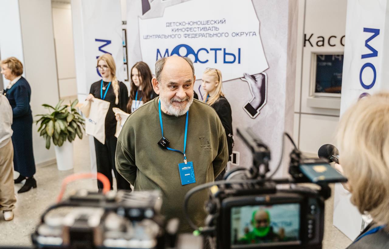 В Тверской области стартовал III кинофестиваль Центрального федерального округа «Мосты» (6+) В Тверской области стартовал III кинофестиваль Центрального федерального округа «Мосты» (6+)