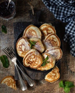 Пышные оладьи на кефире: секреты идеального завтрака