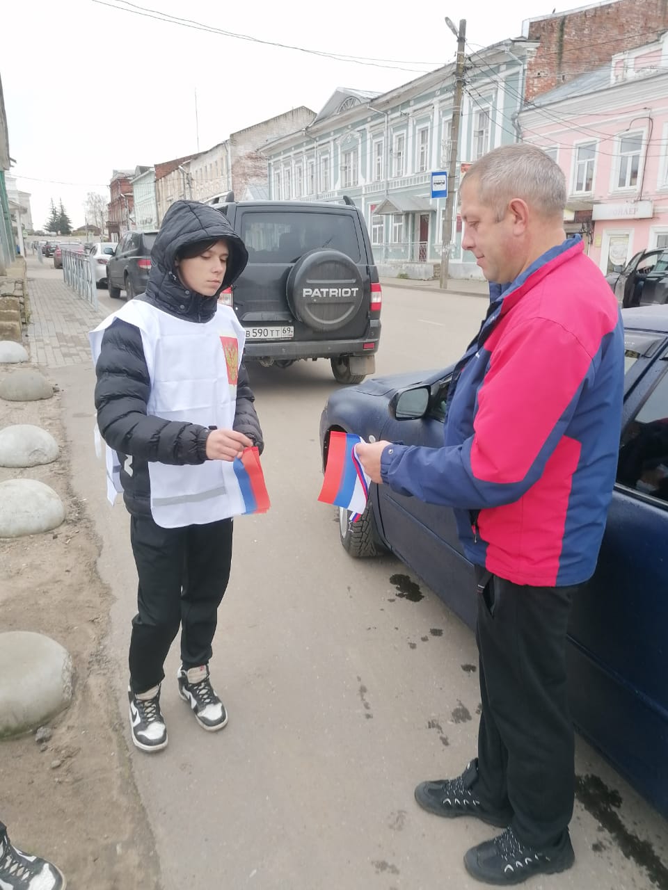 Вместе мы едины. В Тверской области территориальными избирательными комиссиями проведено множество познавательных мероприятий патриотической направленности, посвященных Дню народного единства Вместе мы едины. В Тверской области территориальными избирательными комиссиями проведено множество познавательных мероприятий патриотической направленности, посвященных Дню народного единства