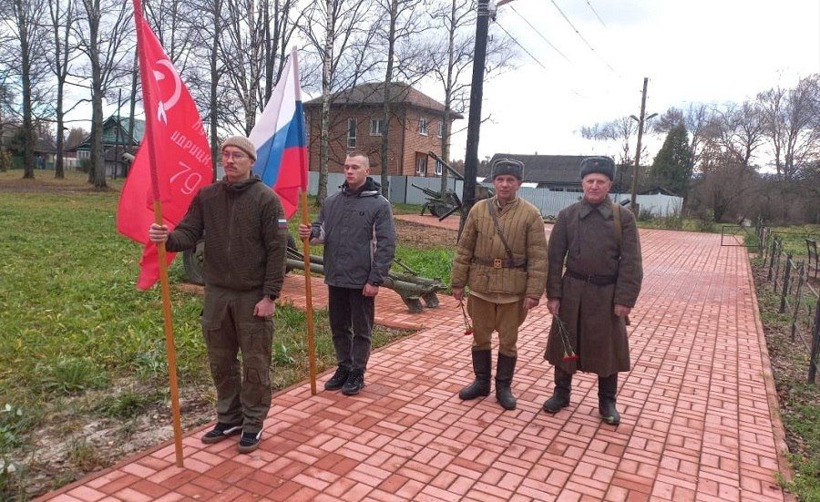 В Зубцовском округе открыли памятник экипажу бомбардировщика Пе-2 В Зубцовском округе открыли памятник экипажу бомбардировщика Пе-2
