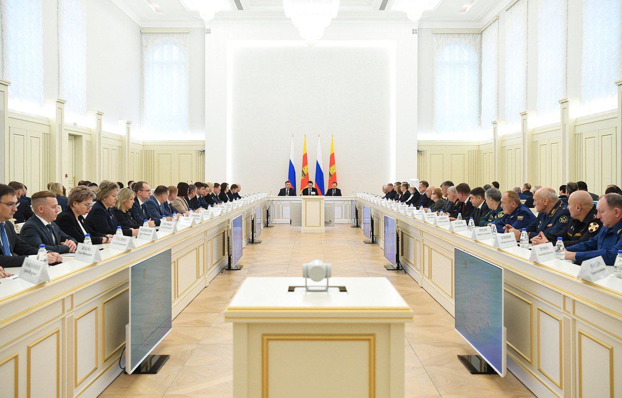 6 ноября в региональном Правительстве состоялось официальное представление Виталия Королева, назначенного Указом Президента России Владимира Путина от 5 ноября 2025 года временно исполняющим обязанности Губернатора Тверской... 6 ноября в региональном Правительстве состоялось официальное представление Виталия Королева, назначенного Указом Президента России Владимира Путина от 5 ноября 2025 года временно исполняющим обязанности Губернатора Тверской...