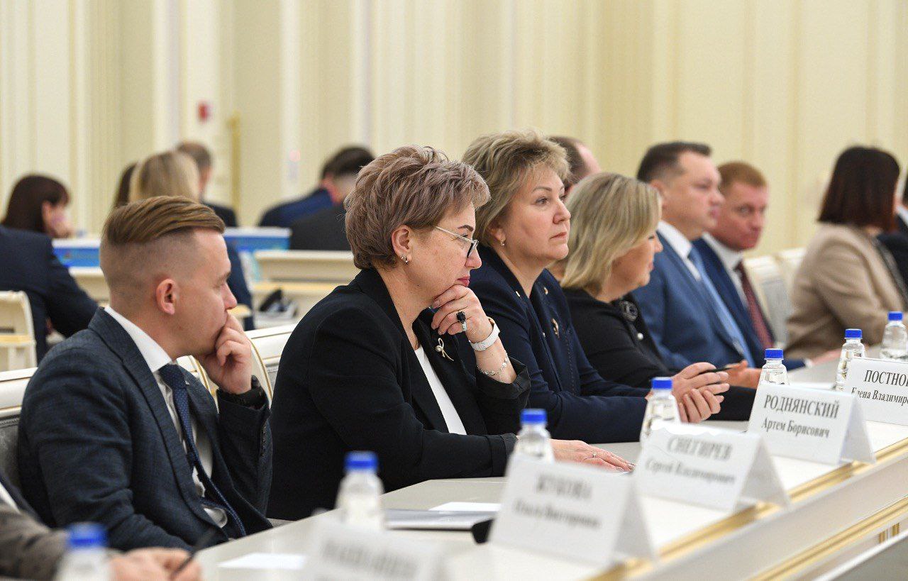 6 ноября в региональном Правительстве состоялось официальное представление Виталия Королева, назначенного Указом Президента России Владимира Путина от 5 ноября 2025 года временно исполняющим обязанности Губернатора Тверской... 6 ноября в региональном Правительстве состоялось официальное представление Виталия Королева, назначенного Указом Президента России Владимира Путина от 5 ноября 2025 года временно исполняющим обязанности Губернатора Тверской...