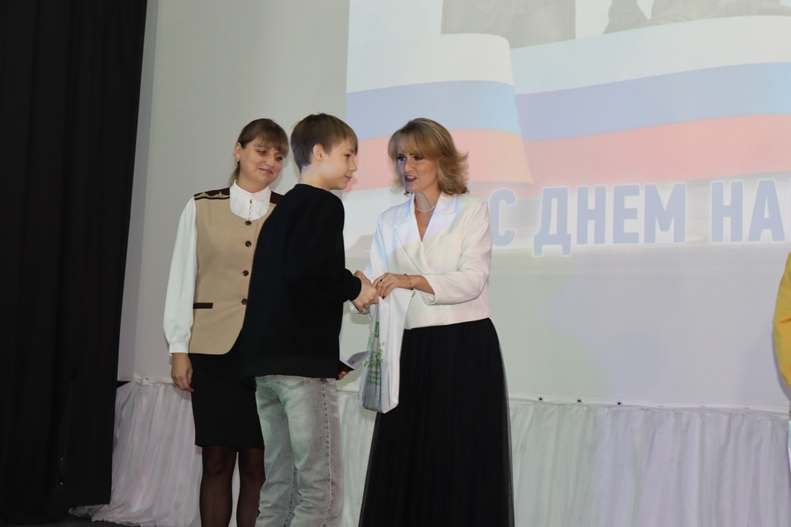 Останется в памяти: будущим избирателям вручены паспорта граждан России Останется в памяти: будущим избирателям вручены паспорта граждан России