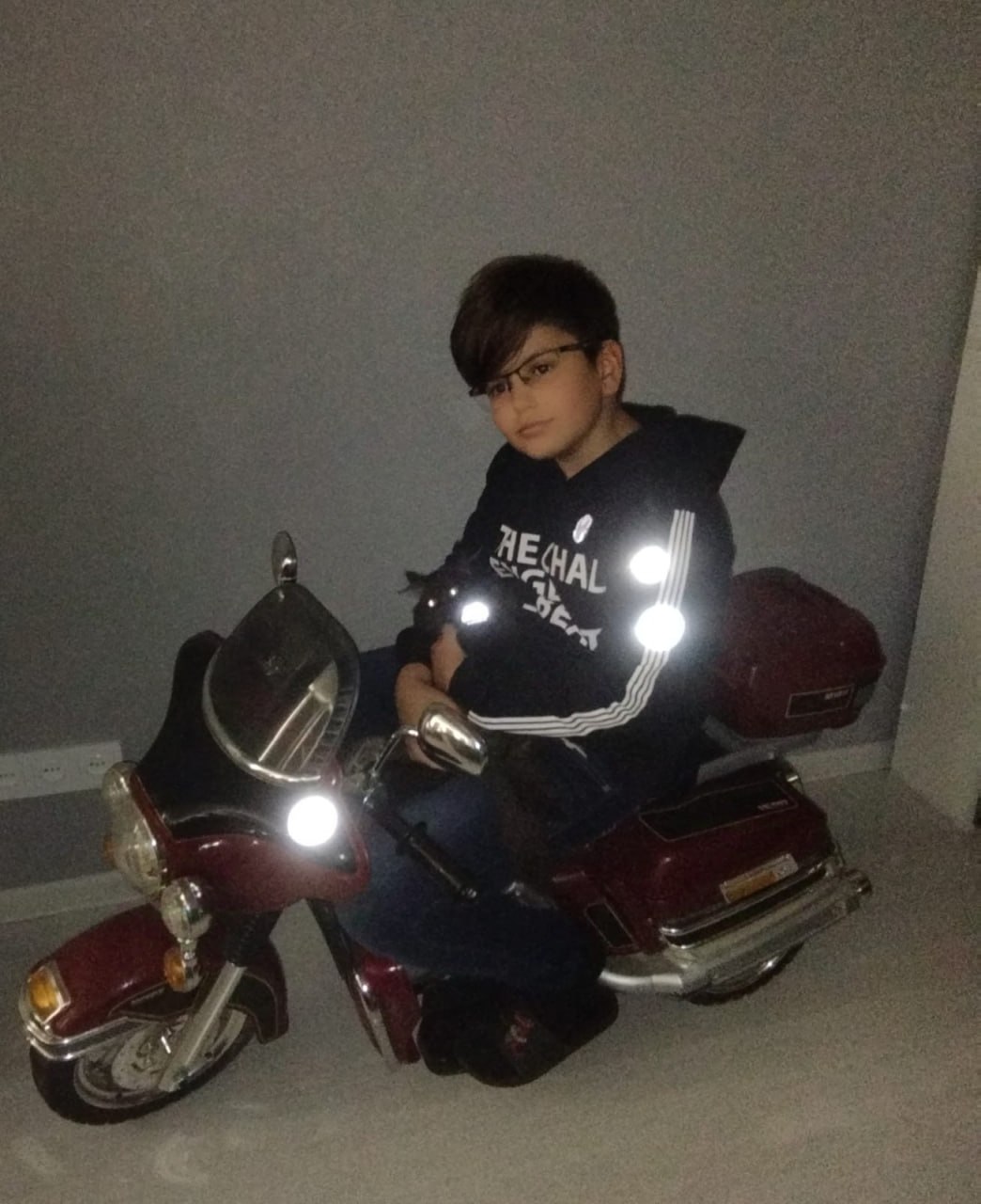 Учащиеся тверских школ присоединились к #ЧелленджЗасветись и показали, что стать заметными для водителей очень легко Учащиеся тверских школ присоединились к #ЧелленджЗасветись и показали, что стать заметными для водителей очень легко