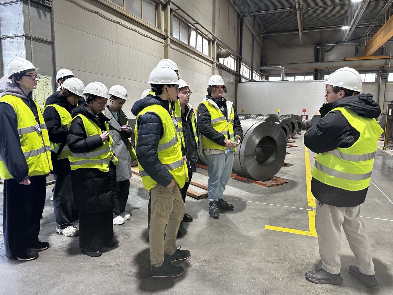 Служба занятости Тверской области продолжает организацию профтуров и экскурсий для молодежи на предприятия Верхневолжья Служба занятости Тверской области продолжает организацию профтуров и экскурсий для молодежи на предприятия Верхневолжья