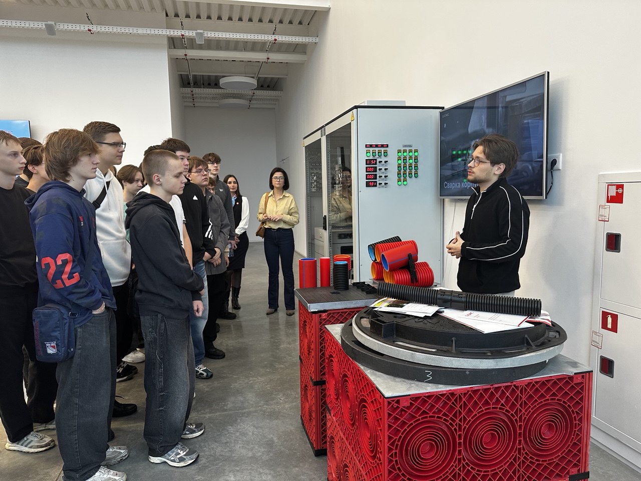 Служба занятости Тверской области продолжает организацию профтуров и экскурсий для молодежи на предприятия Верхневолжья Служба занятости Тверской области продолжает организацию профтуров и экскурсий для молодежи на предприятия Верхневолжья