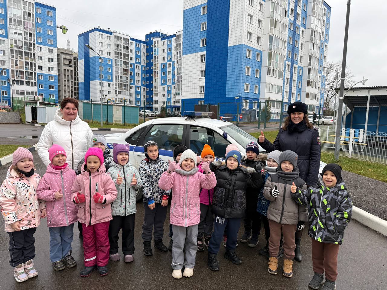 Тверские автоинспекторы пришли в гости к ребятам из 2 корпуса детского сада № 161 и провели урок безопасности