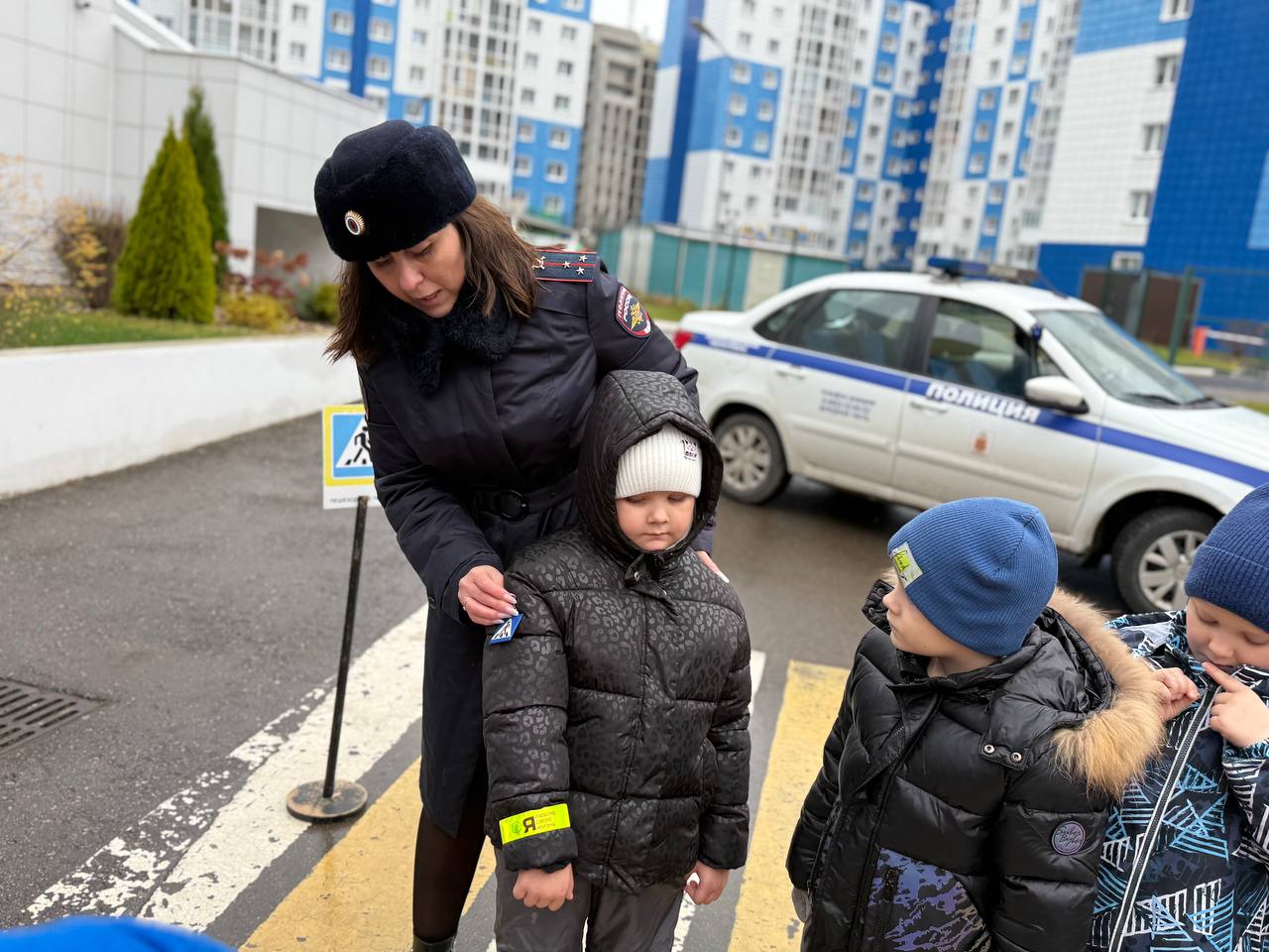 Тверские автоинспекторы пришли в гости к ребятам из 2 корпуса детского сада № 161 и провели урок безопасности Тверские автоинспекторы пришли в гости к ребятам из 2 корпуса детского сада № 161 и провели урок безопасности