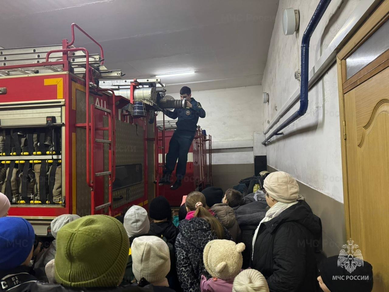 Экскурсия в пожарно-спасательную часть № 9 Экскурсия в пожарно-спасательную часть № 9