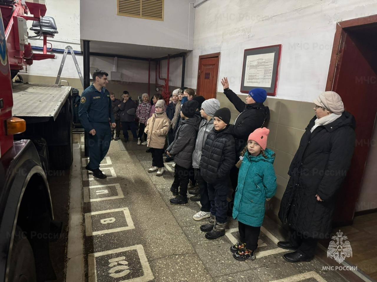 Экскурсия в пожарно-спасательную часть № 9 Экскурсия в пожарно-спасательную часть № 9