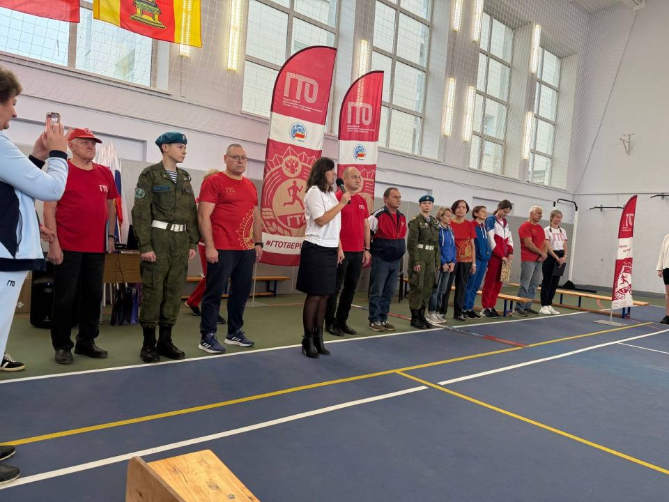 Будущие стражи порядка: Кадеты классов ОВД средней общеобразовательной школы № 34 города Твери показали хорошие результаты на ГТО в День Полиции