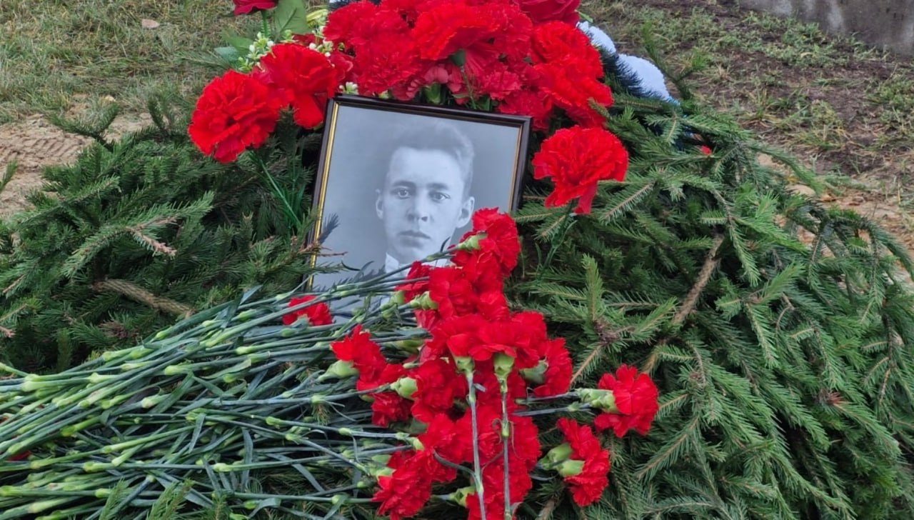 В Ярославле предали земле останки красноармейца, найденного в Тверской области В Ярославле предали земле останки красноармейца, найденного в Тверской области