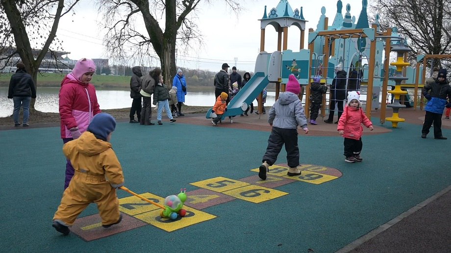 В Парке Победы Твери готовится к открытию новая детская игровая площадка В Парке Победы Твери готовится к открытию новая детская игровая площадка