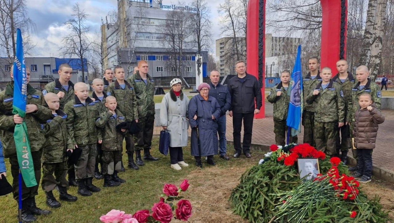 В Ярославле предали земле останки красноармейца, найденного в Тверской области В Ярославле предали земле останки красноармейца, найденного в Тверской области
