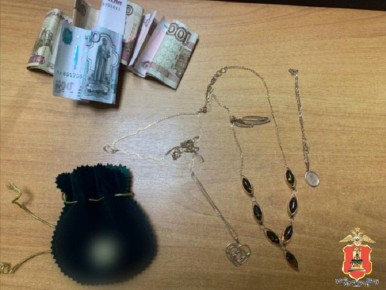 В Бологое сын украл украшения матери, чтобы порадовать возлюбленную