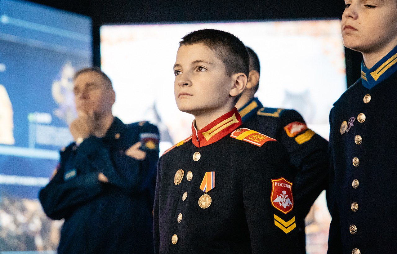 В мультимедийном историческом парке «Россия – Моя история», который является частью президентского национального проекта «Молодежь и дети», продолжает работу обновленная экспозиция «Романовы» (12+) В мультимедийном историческом парке «Россия – Моя история», который является частью президентского национального проекта «Молодежь и дети», продолжает работу обновленная экспозиция «Романовы» (12+)